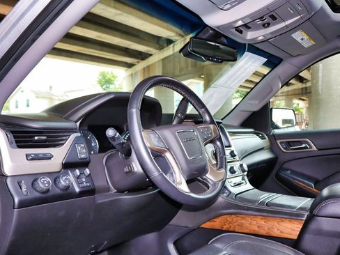 Used 2019 GMC Yukon Denali w/ Open Road Package AWD/4WD image 19