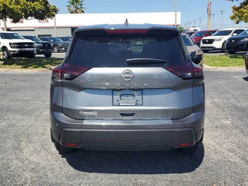 Certified 2026 Nissan Rogue SV FWD image 5