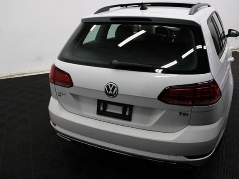 Used 2018 Volkswagen Golf SE FWD image 7