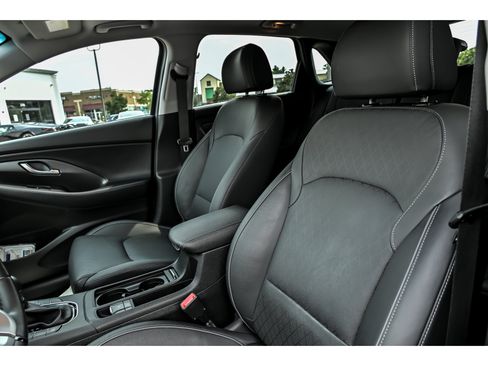 Used 2018 Hyundai Elantra GT w/ Tech Package 03 FWD image 20