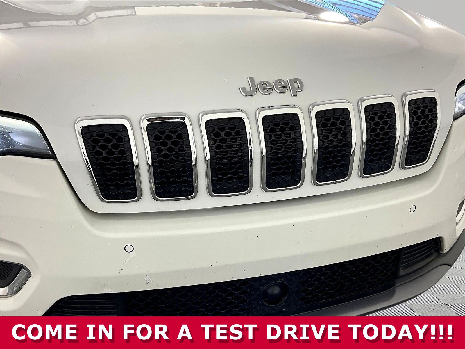 Used 2019 Jeep Cherokee Limited w/ Luxury Group AWD/4WD image 28