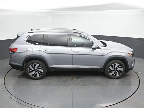 Used 2025 Volkswagen Atlas SEL AWD/4WD image 30