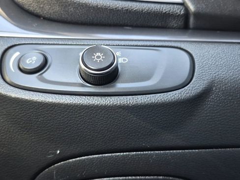 Used 2022 Buick Encore Preferred w/ Safety Package II image 26