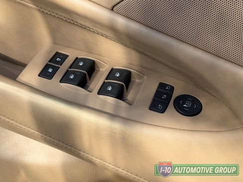 Used 2018 Cadillac Escalade ESV Platinum AWD/4WD image 16
