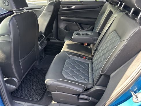 Used 2024 Volkswagen Atlas Cross Sport SEL Premium R-Line image 22