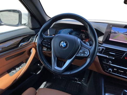 Used 2023 BMW 530i w/ Premium Package RWD image 11