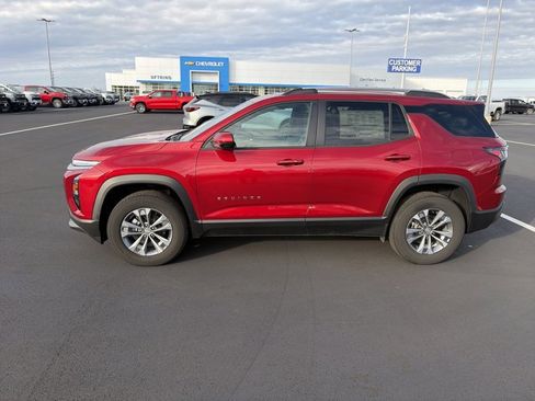 Used 2025 Chevrolet Equinox LT image 7