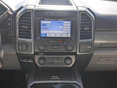 Used 2017 Ford F250 XLT w/ XLT Premium Package image 19