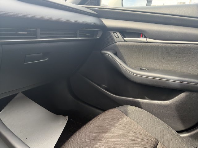 Used 2022 MAZDA MAZDA3 s FWD image 29