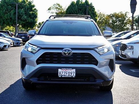 Used 2022 Toyota RAV4 XLE w/ Convenience Package FWD image 5