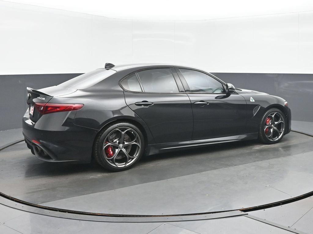 Used 2022 Alfa Romeo Giulia Quadrifoglio RWD image 3