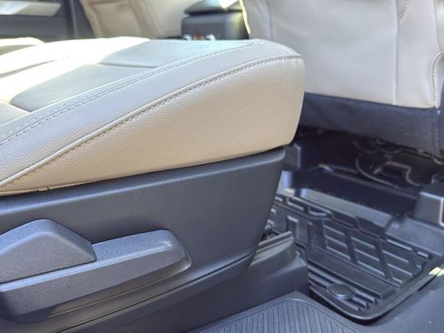 Used 2022 Ford Explorer Limited w/ Limited Technology Package image 27