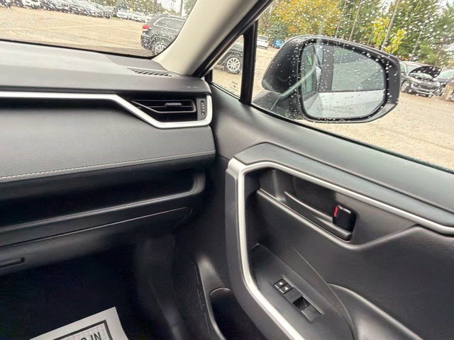 Used 2025 Toyota RAV4 LE AWD/4WD image 21