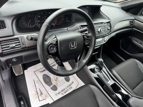Used 2017 Honda Accord Sport image 17