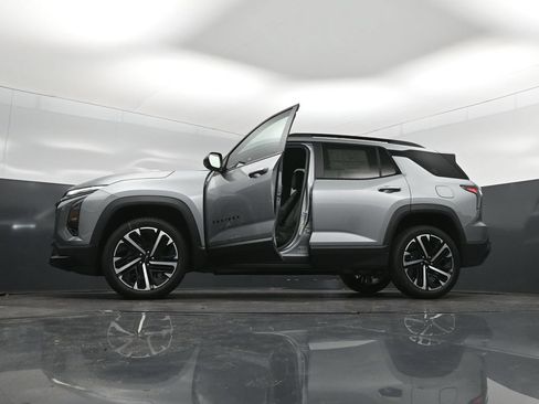 New 2026 Chevrolet Equinox RS w/ Convenience Package III FWD image 34
