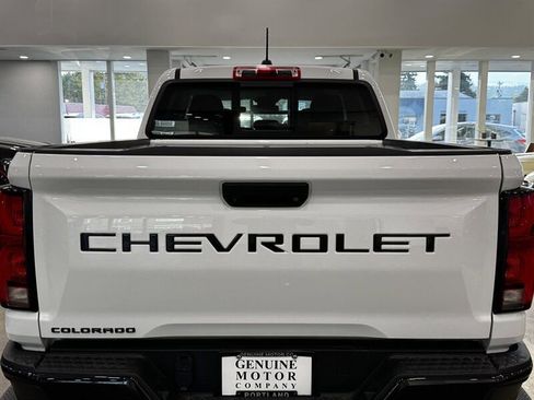 Used 2024 Chevrolet Colorado Z71 w/ Z71 Convenience Package 2 image 30