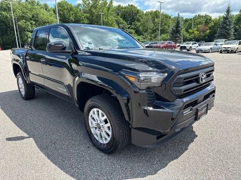 Used 2026 Toyota Tacoma SR5 AWD/4WD image 2