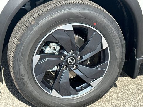 New 2026 Nissan Rogue SV w/ SV Premium Package image 10