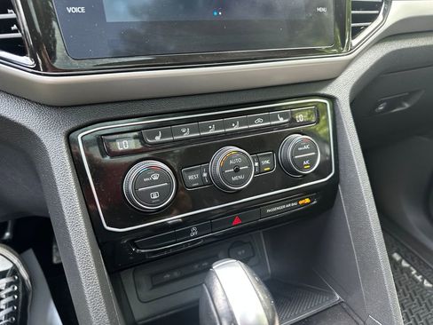 Certified 2023 Volkswagen Atlas SE w/ Panoramic Sunroof Package AWD/4WD image 16
