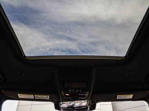 New 2026 Land Rover Defender 110 OCTA image 16