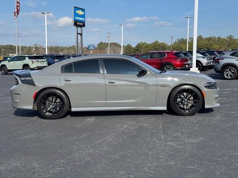 Used 2023 Dodge Charger Scat Pack w/ Daytona Edition Group image 2