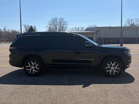 Used 2024 Jeep Grand Cherokee L Limited w/ Luxury Tech Group II image 4