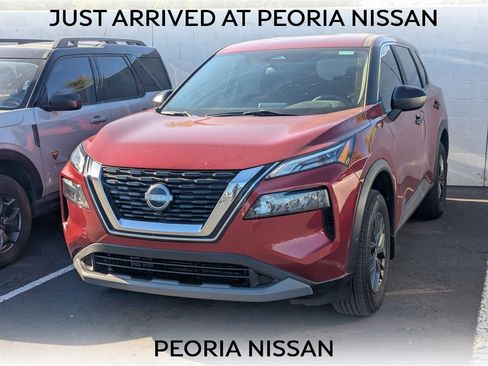 Used 2023 Nissan Rogue S image 1