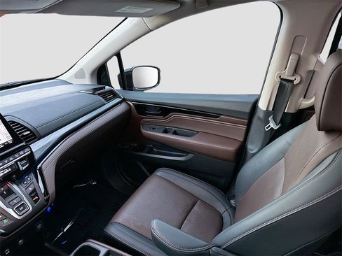 Used 2025 Honda Odyssey Elite image 24
