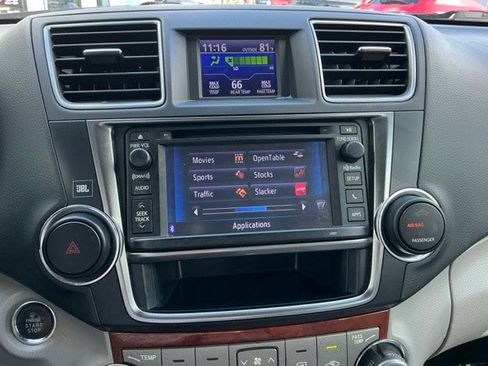 Used 2013 Toyota Highlander Limited image 27