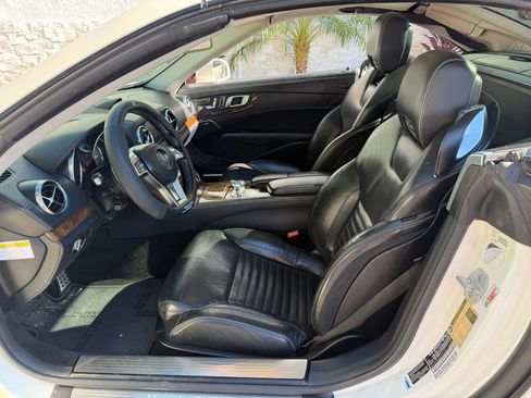 Used 2013 Mercedes-Benz SL 550 image 28