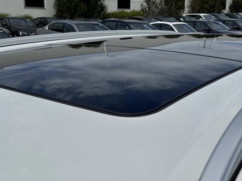 Used 2023 BMW X5 xDrive40i w/ Climate Comfort Package image 11