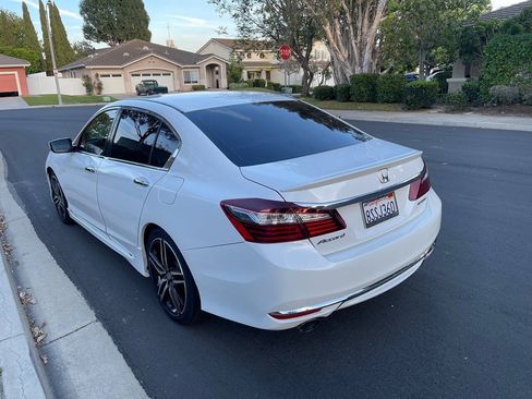 Used 2016 Honda Accord Sport image 3
