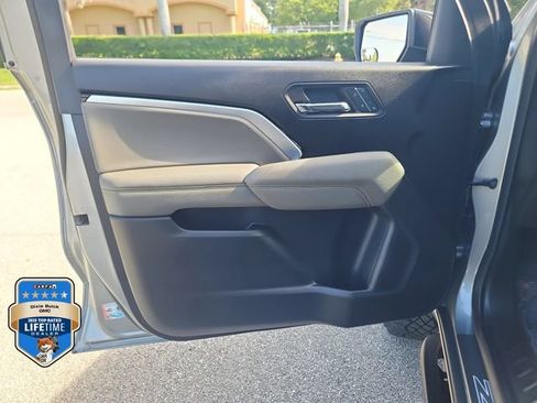 Certified 2024 Chevrolet Colorado ZR2 w/ ZR2 Convenience Package III AWD/4WD image 18