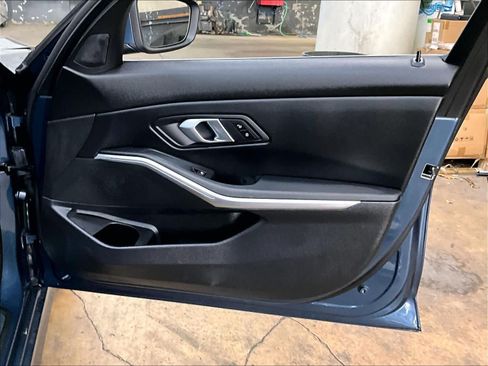 Used 2026 BMW 330i Sedan w/ Convenience Package RWD image 27