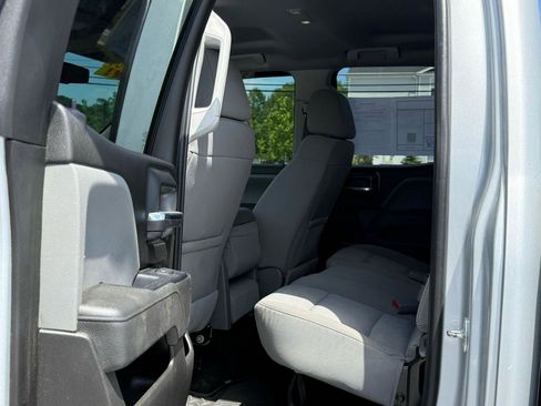 Used 2018 Chevrolet Silverado 1500 Custom w/ Custom Value Package RWD image 10
