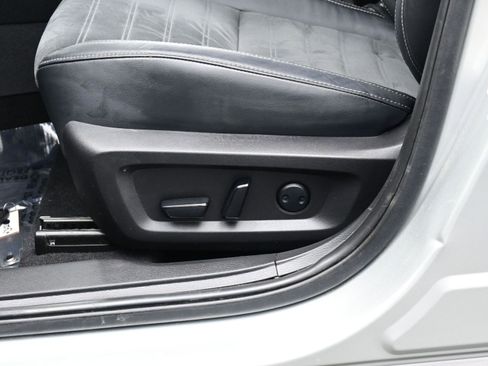 Used 2023 Mitsubishi Outlander SE image 11