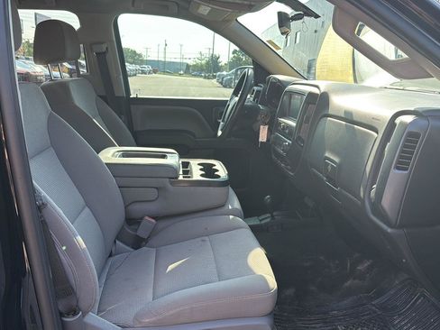 Used 2018 Chevrolet Silverado 1500 Custom w/ Custom Value Package AWD/4WD image 12