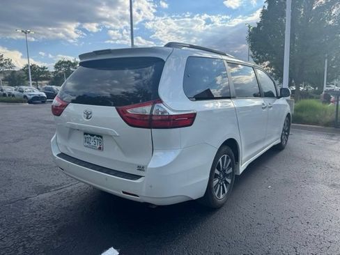 Used 2019 Toyota Sienna XLE w/ XLE Navigation Package AWD/4WD image 5