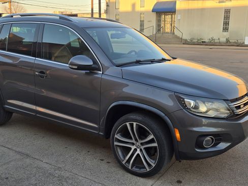 Used 2014 Volkswagen Tiguan R-Line image 11