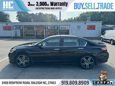 Used 2017 Honda Accord Sport image 2