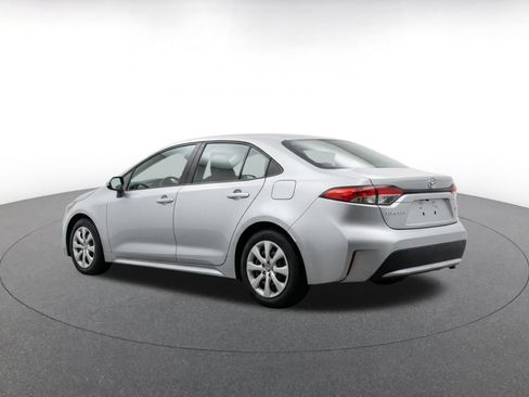 Used 2025 Toyota Corolla LE FWD image 6
