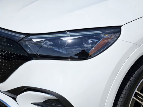 New 2026 Mercedes-Benz EQE 320 4MATIC SUV image 7