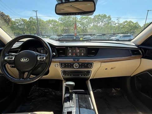 Used 2018 Kia Cadenza Technology FWD image 15