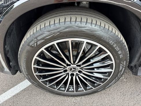 Used 2025 Mercedes-Benz GLC 350e 4MATIC image 32