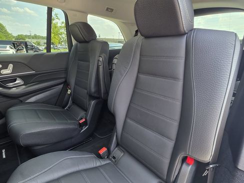 Used 2024 Mercedes-Benz GLS 450 4MATIC image 28