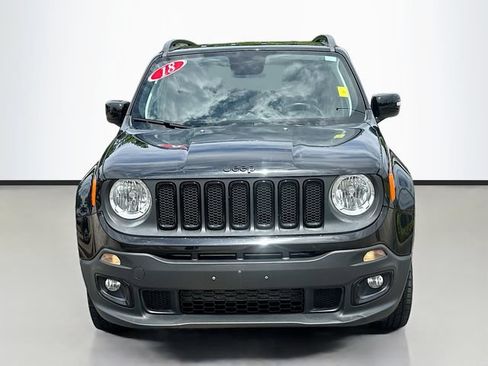 Used 2018 Jeep Renegade Altitude AWD/4WD image 4
