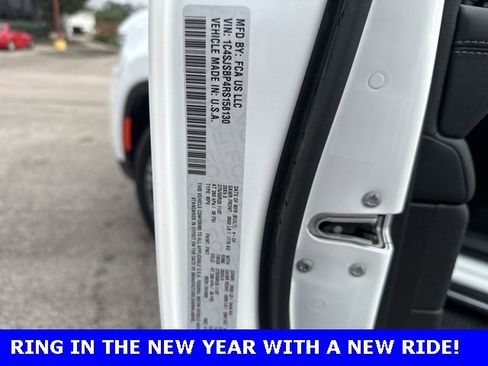 Used 2024 Jeep Wagoneer L Series II image 13