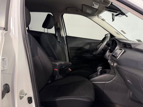 Used 2022 Nissan Kicks S image 32