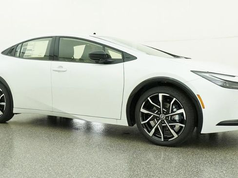 New 2026 Toyota Prius Plug-In Hybrid FWD image 28