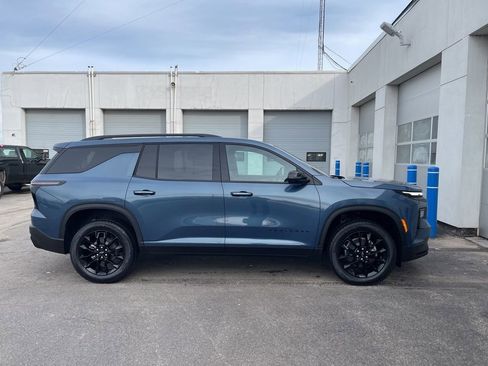 New 2026 Chevrolet Traverse LT w/ Midnight/Sport Edition AWD/4WD image 8